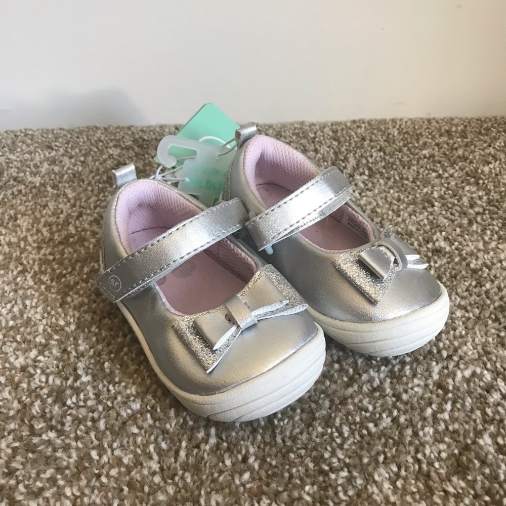 Surprize by stride rite silver Ellen shoes
